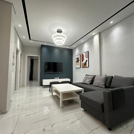 Warm And Modern Brand New Apartment Le Pirée Extérieur photo